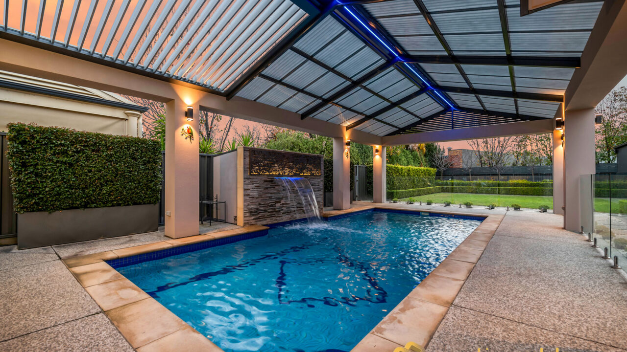 Roof-and-Pergola-Design-Louvres-Creative-Outdoors